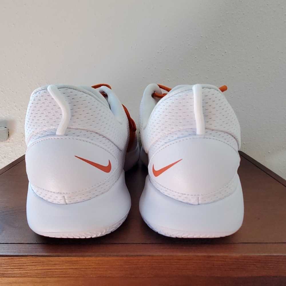 **SOLD** NIKE Zoom Hyperdunk Basketball Shoes - Picture 5 of 7